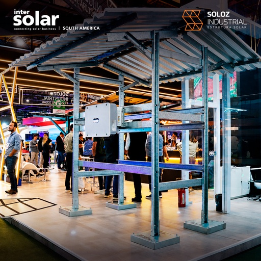 Detalhes das estruturas expostas pela Soloz Industrial na Intersolar South America 2026
