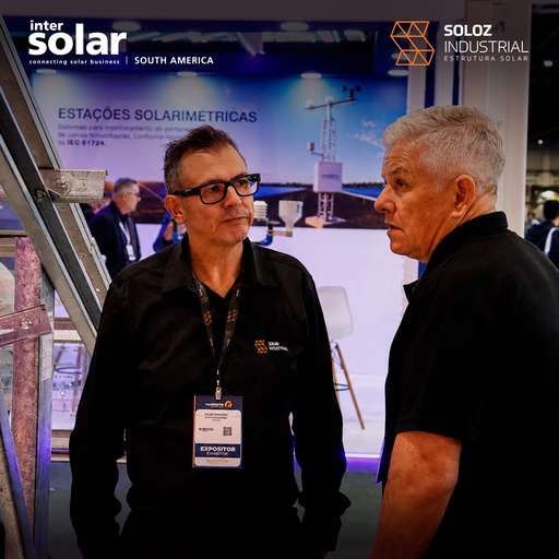 Troca de experiências no estande da Soloz Industrial na Intersolar South America 2026